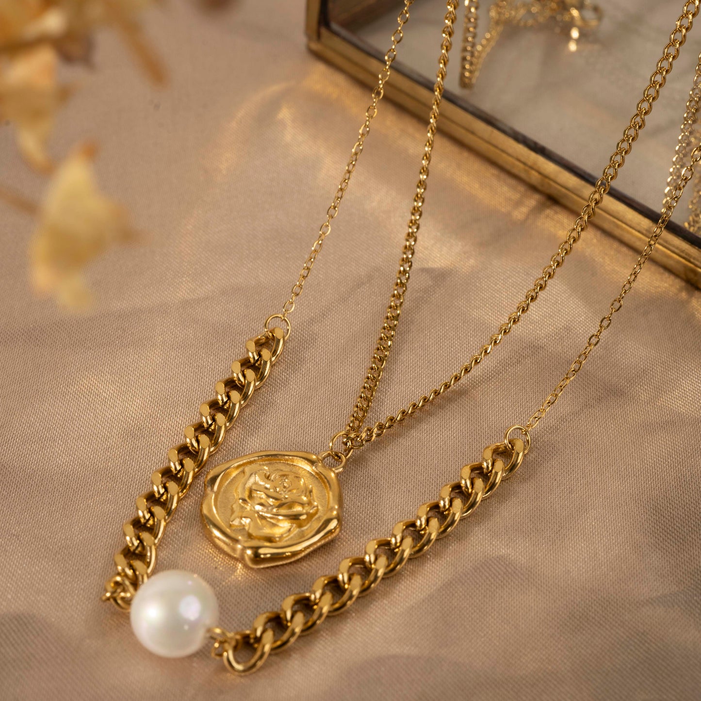 Truetarnish Rose Pearl double Layer Necklace