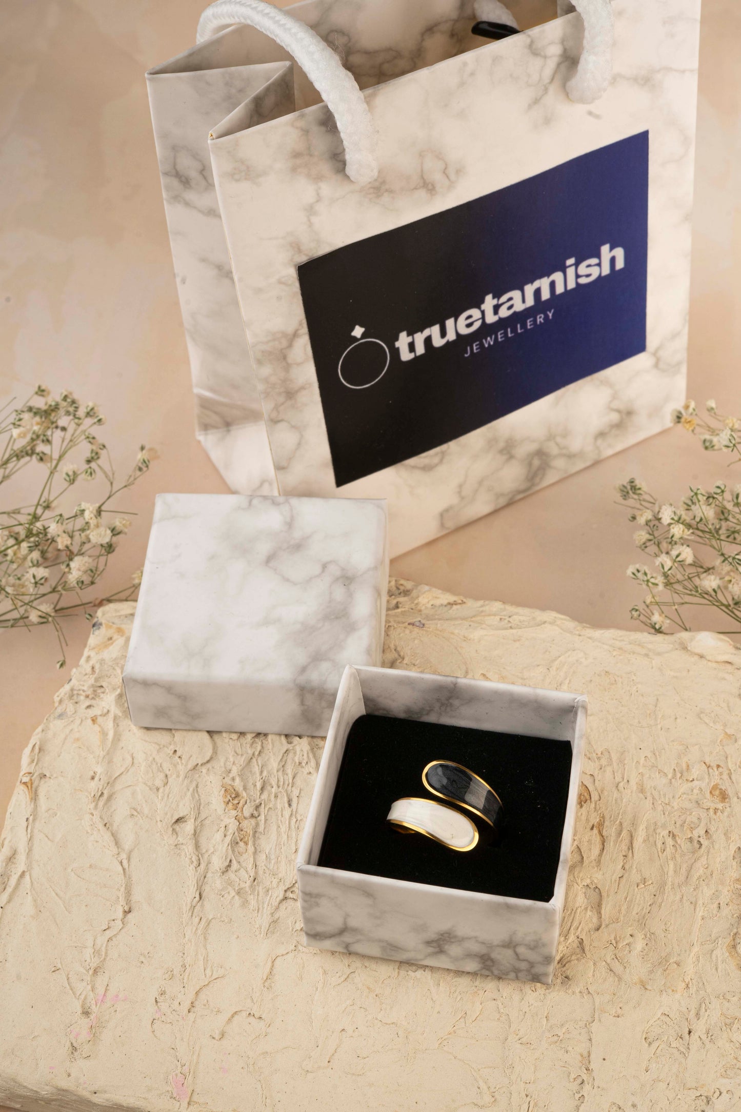 1 Black & White 304  18K Gold Plated Retro Luxurious Solid  Rings