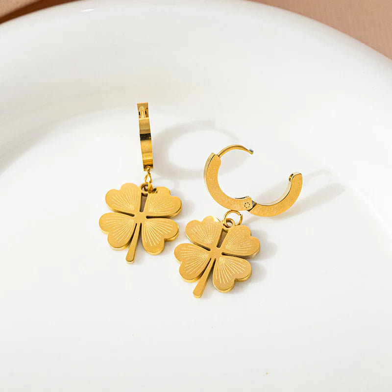 Truetarnish Clover Necklace Set