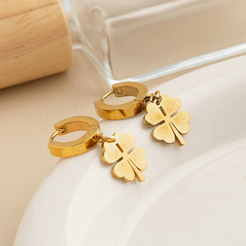 Truetarnish Clover Necklace Set