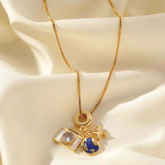 Truetarnish Travel lover Camera Alloy chain Pendant Necklace