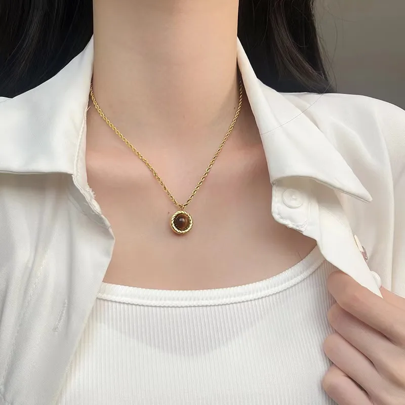 True love Gift - Brown Necklace Studs