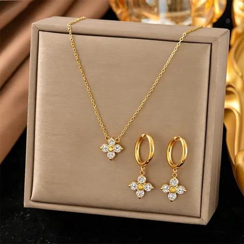 Four Leafy Delicacy Necklace Earrings set