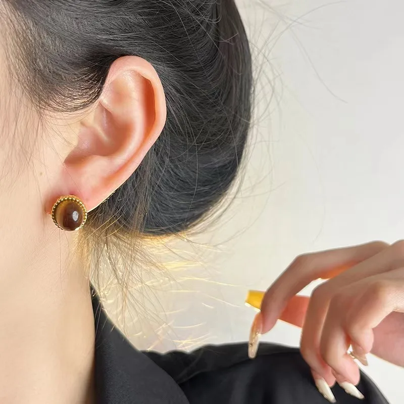 True love Gift - Brown Necklace Studs